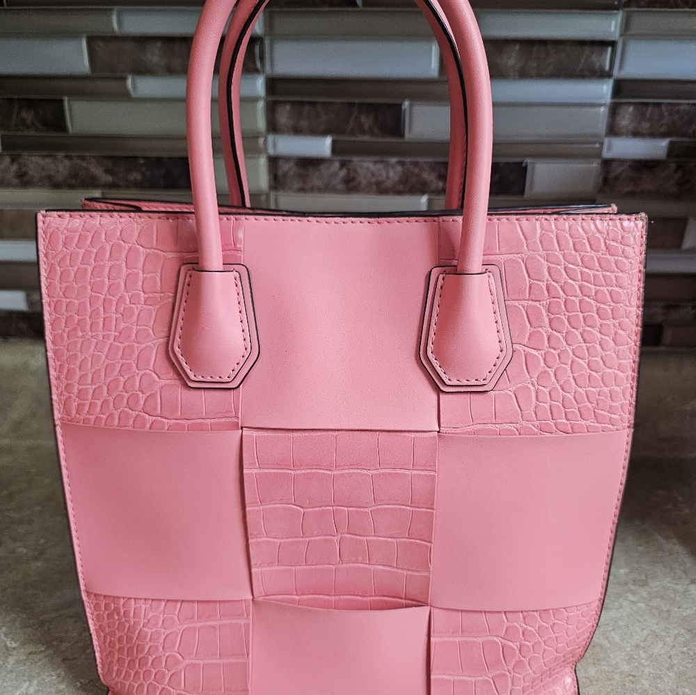 Michael Kors Pink Purse. Bottom Has Scratches. Picture Shows The Bottom.